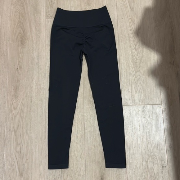 Black Butt Scrunch Gym Leggings - Picture 1 of 2